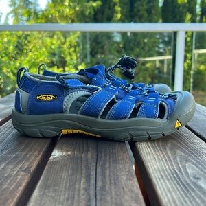 KEEN Newport H2 Sandals (Kids Size 5) - EUC